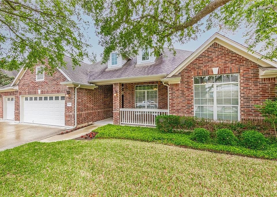 1st image of 2607 Lovett Ln