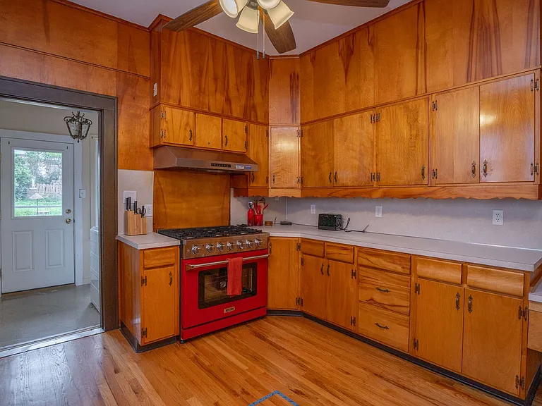 303 N Woodrow St — Photo 14