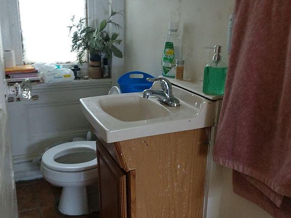 5th image of 4120 Chester Ave Floor 1