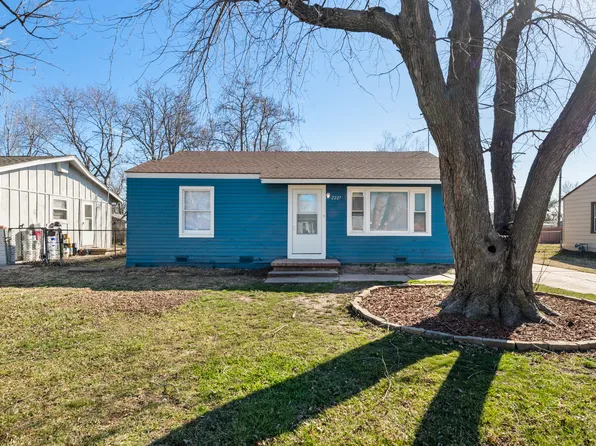 2227 W Crawford St, Wichita, KS 67217