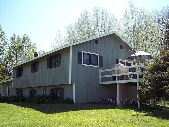 4 Bedroom 2 Bath Bi-Level