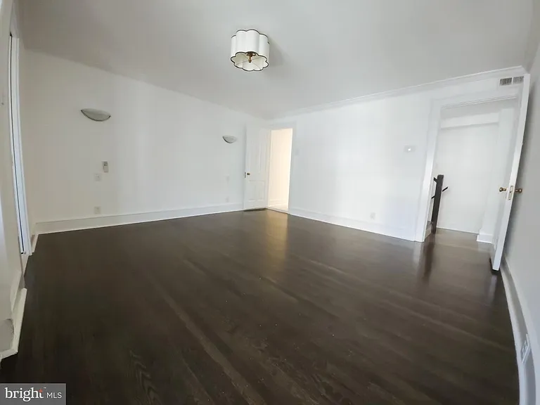 1915 Panama St — Photo 16