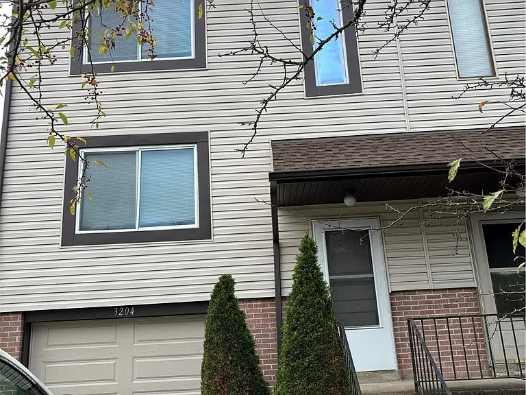 3204 Camberly Dr — Photo 2