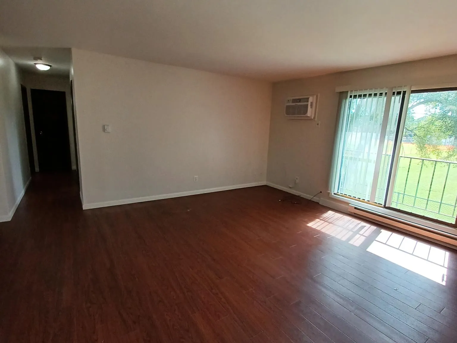 1 bed, 700 sqft, $1,320 — Photo 1