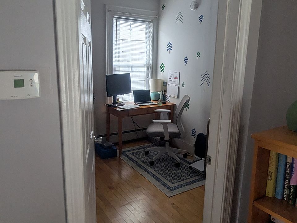 Bedroom 2 - will NOT fit a queen bed.