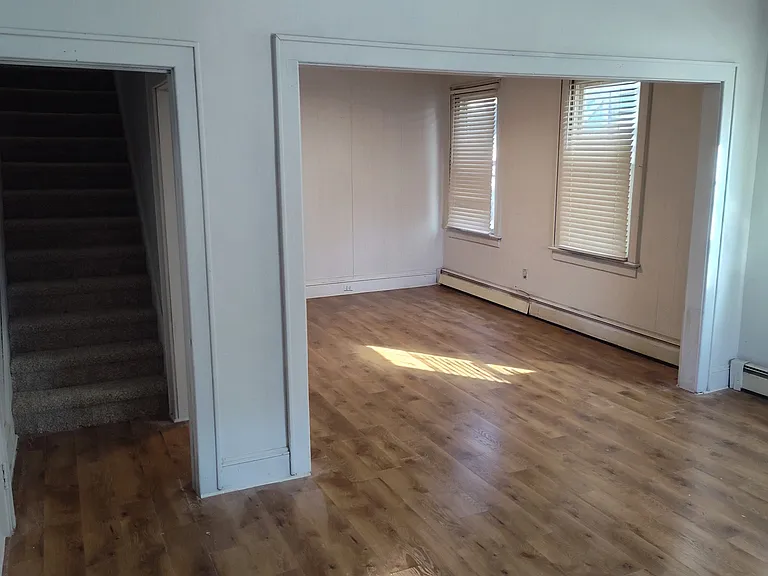 914 W Locust St #1 — Photo 8