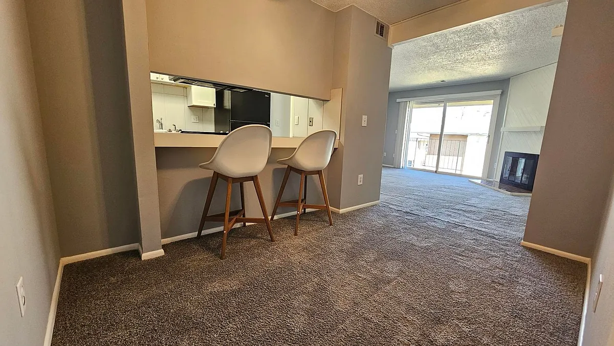 Building Photo - 12173 Melody Dr #304