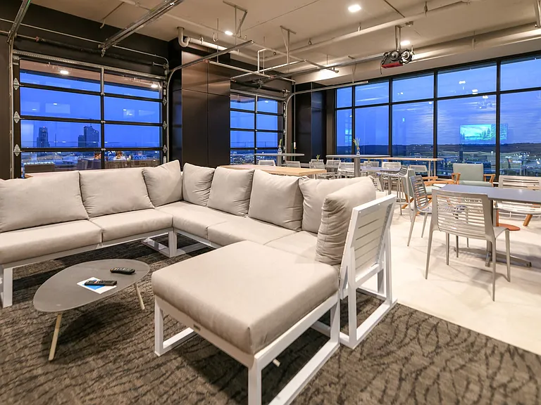 Indoor - Outdoor Lounge