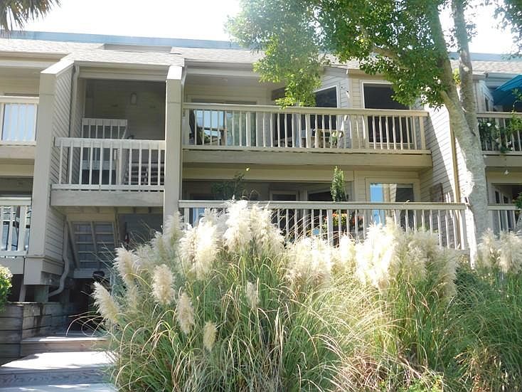1st image of 1621 Live Oak Park #1621
