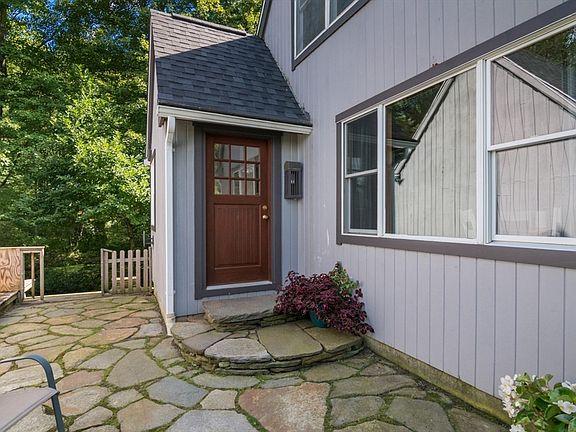 3rd image of 97 Crossbrook Ave