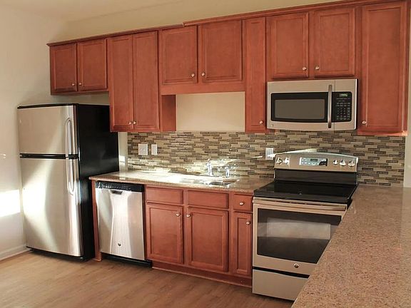 5th image of 631 Centennial View Ln