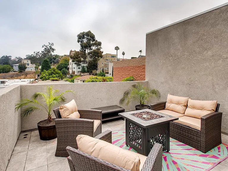 2546 State St — Photo 23