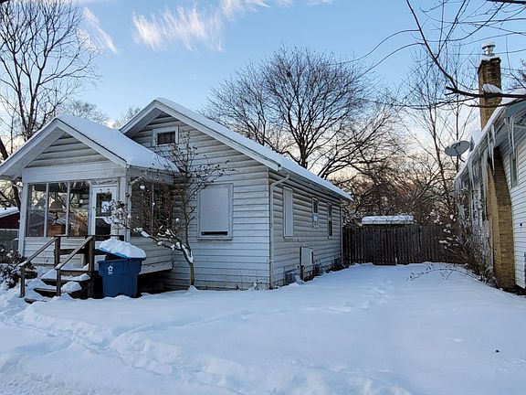 4th image of 205 E Maple St
