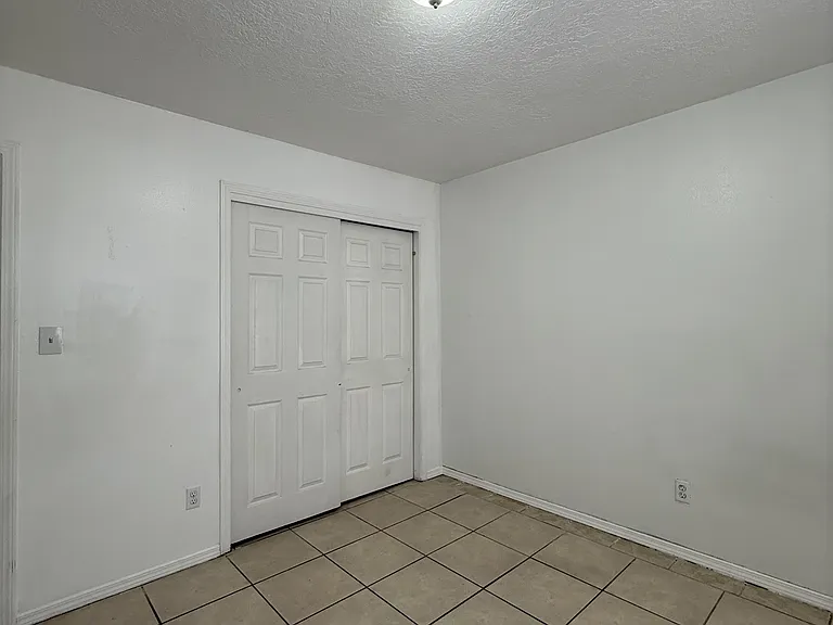 1140 SE Elm Ct — Photo 15