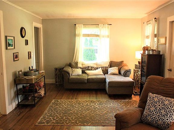 3rd image of 411 West Ave
