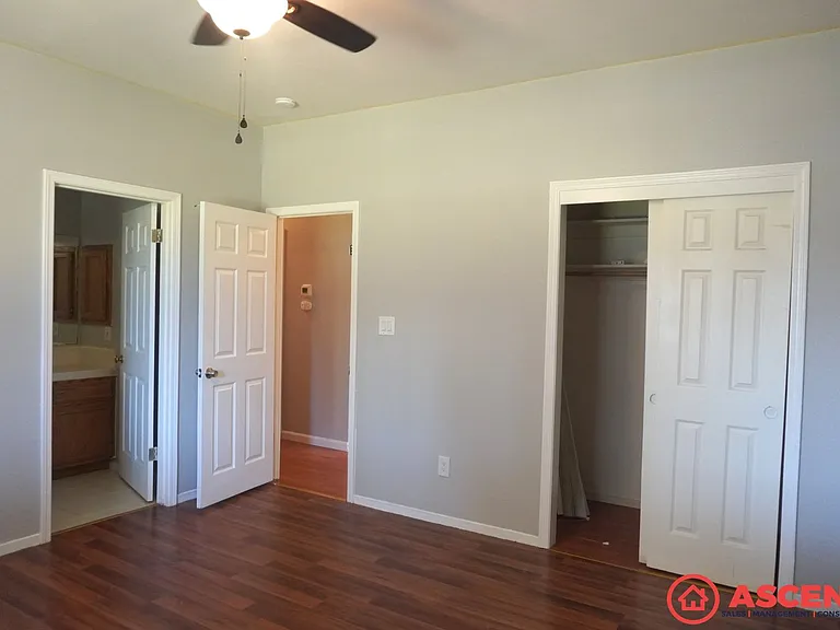 9305 Foxglen Ct — Photo 13