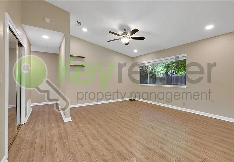 245 Withington Ave — Photo 8