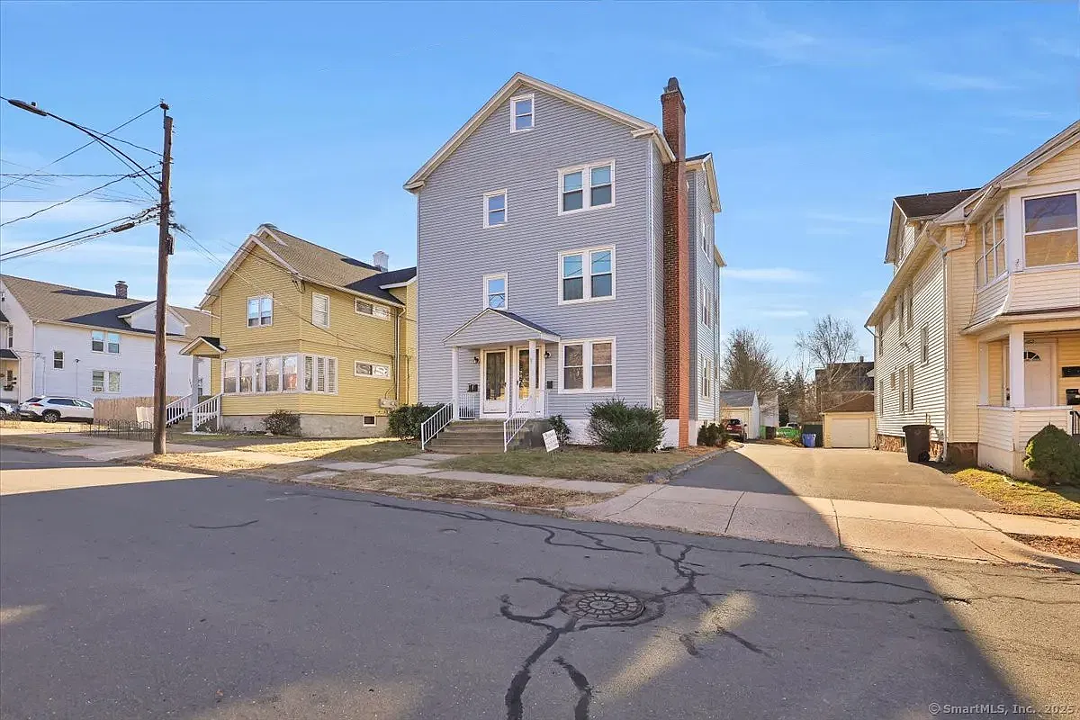 2 bed, 1200 sqft, $1,300 — Photo 1