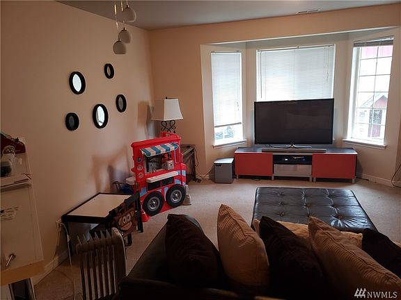 3rd image of 1011 147th St SW
