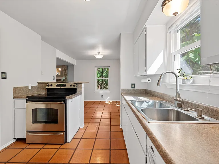 10006 Wildflower Ln #A — Photo 13