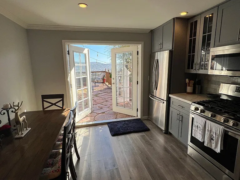 351 Mangels Ave — Photo 7