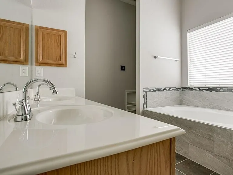9213 Norfolk Ln — Photo 17