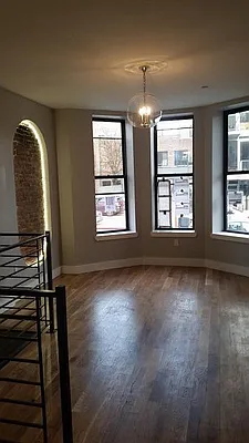 Rented by Space Link Realty | media 10