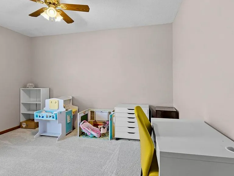 2621 Lake Lucerne Dr — Photo 31