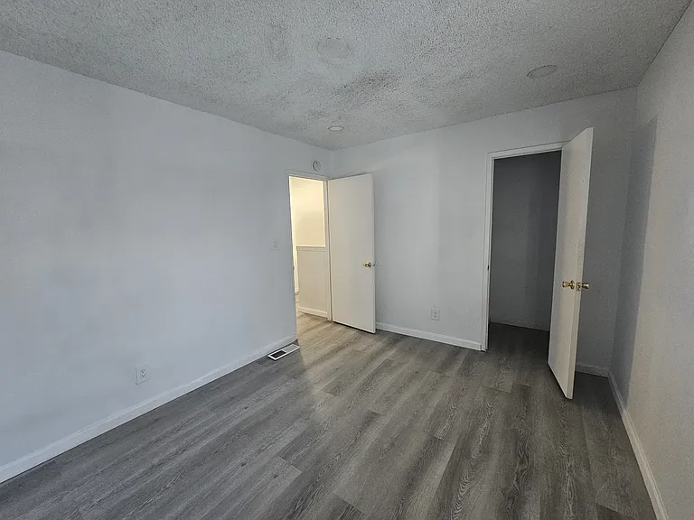 1814 V St #7 — Photo 10