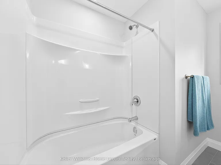 535 Elgin St — Photo 36