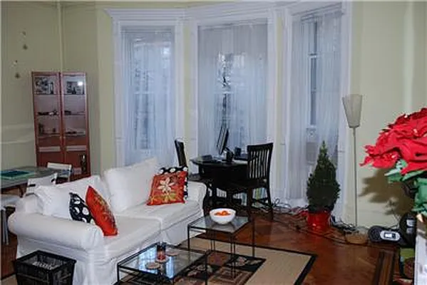 Rented by Zgodny Real Estate | media 11