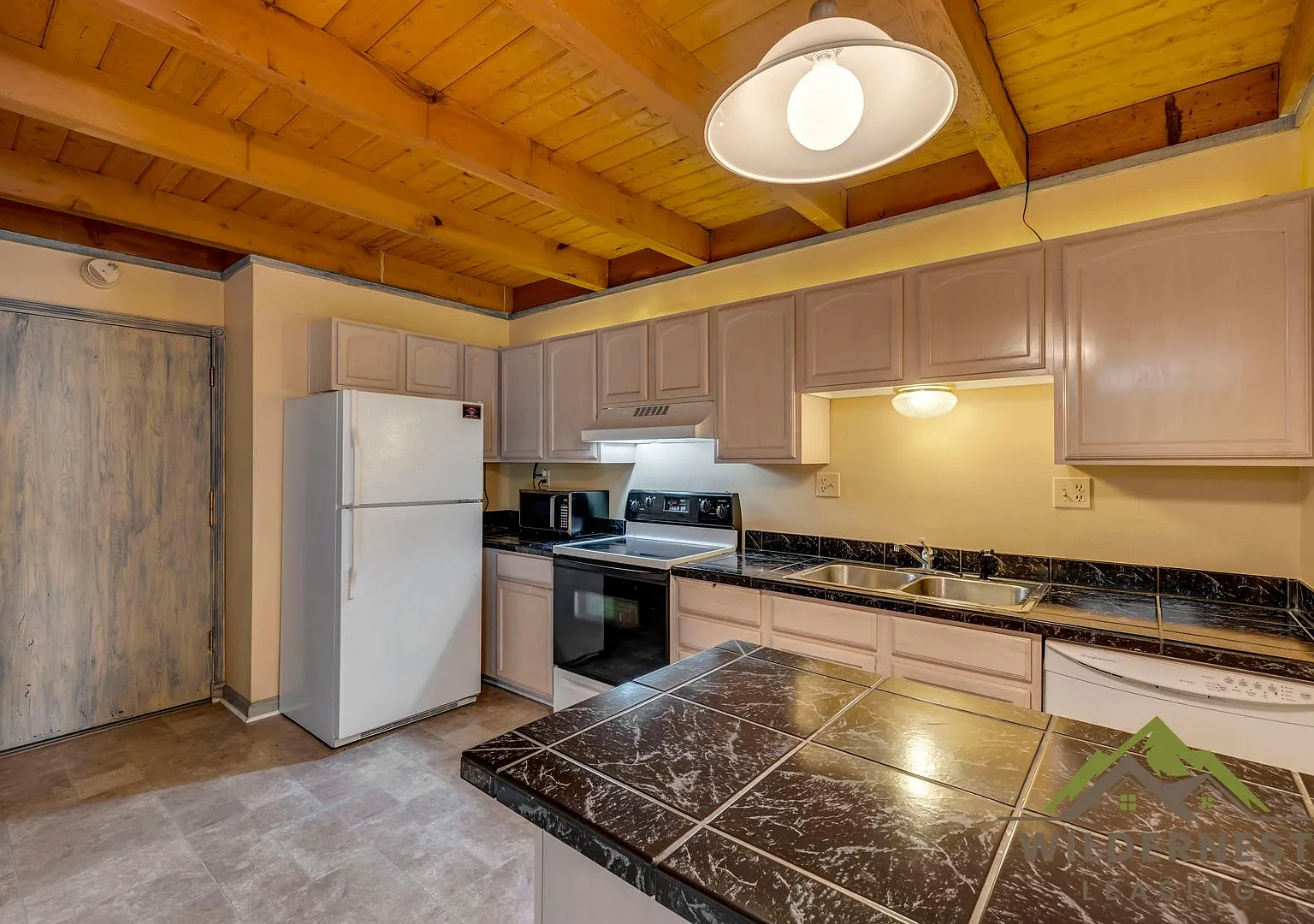 Quaint 1 Bedroom/1 Bath Unit in Wildernest-Wifi, Clubhouse, Utilities included — Photo 3
