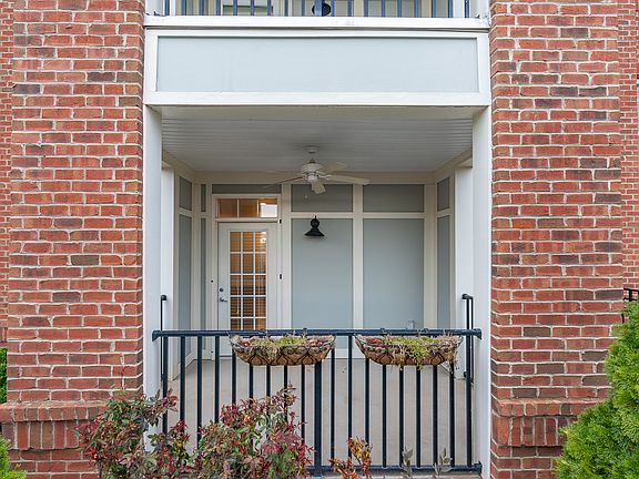 3rd image of 601 Finsbury St APT 103