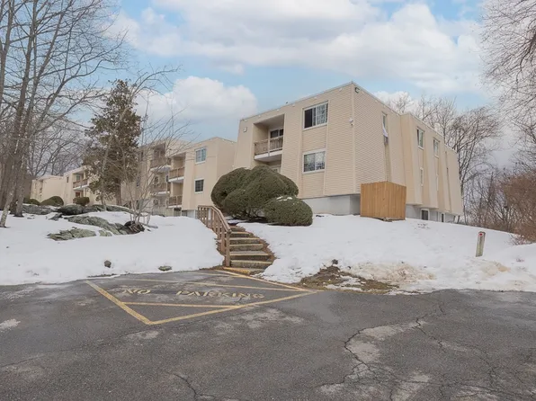 506 Fox Run Ln, Carmel, NY 10512