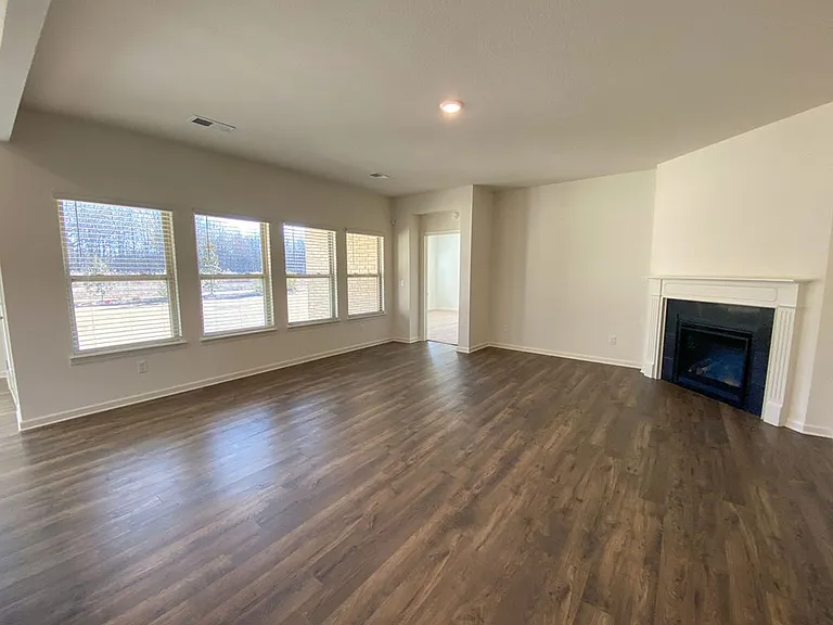 38 Crown Way — Photo 9