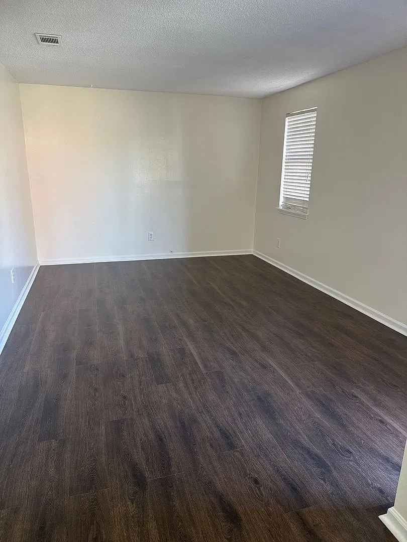 2924 Henry Street — Photo 3