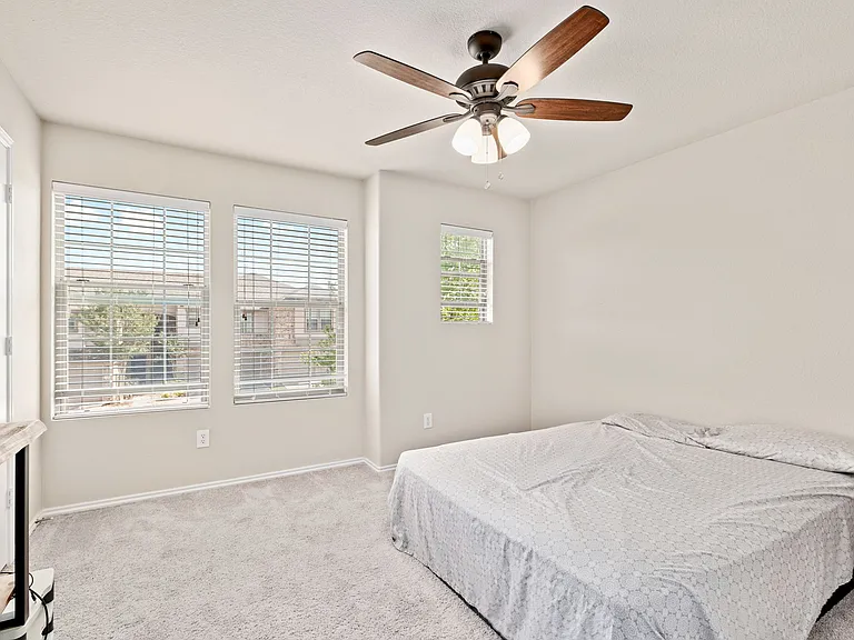 1160 Landon Ln — Photo 15