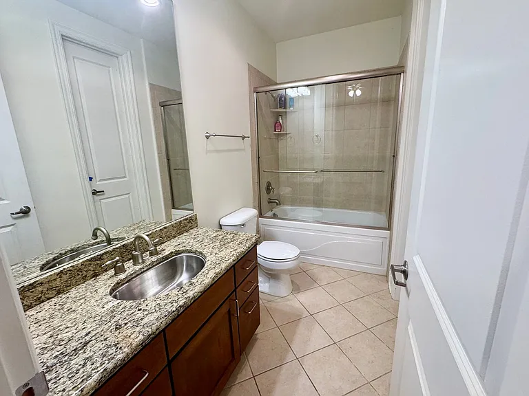 1101 Walnut St #501 — Photo 12