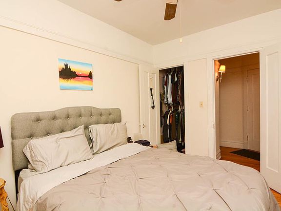 4th image of 1429 W Victoria St #1
