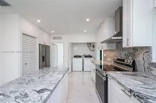 1621 S Treasure Dr #1621 Photo 1