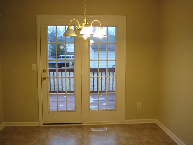 3 bed, 2.5 bath, 2600 sqft, $2,655 — Photo 4