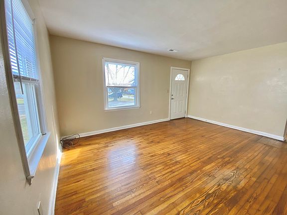 3rd image of 1544 Wellsley St NW