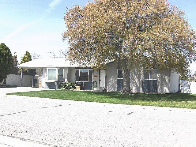 1st image of 102 Birchwood Cir S