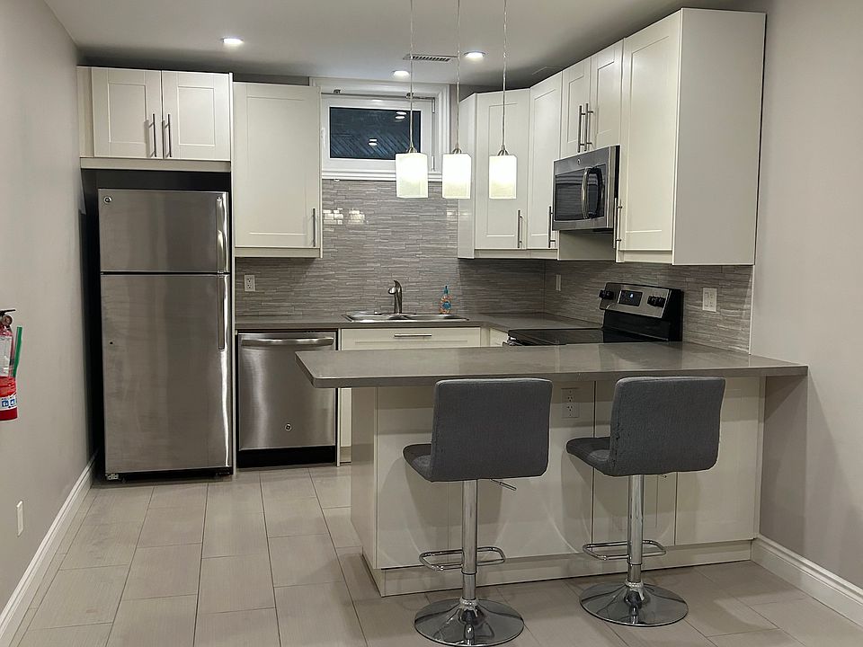 1st image of 130 Napoli Dr #2