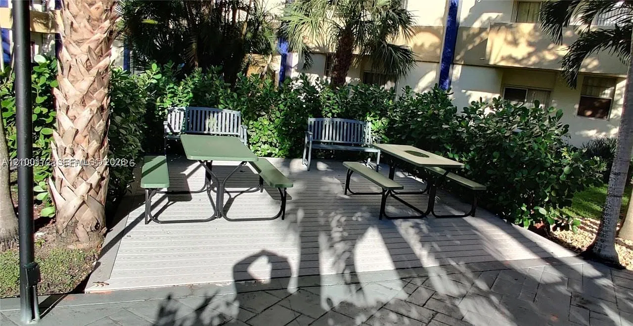 Yolanda Villas Condo — Photo 4