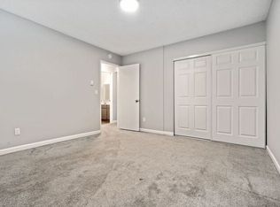 8332 SW 21st Ave APT 4, Portland, OR 97219