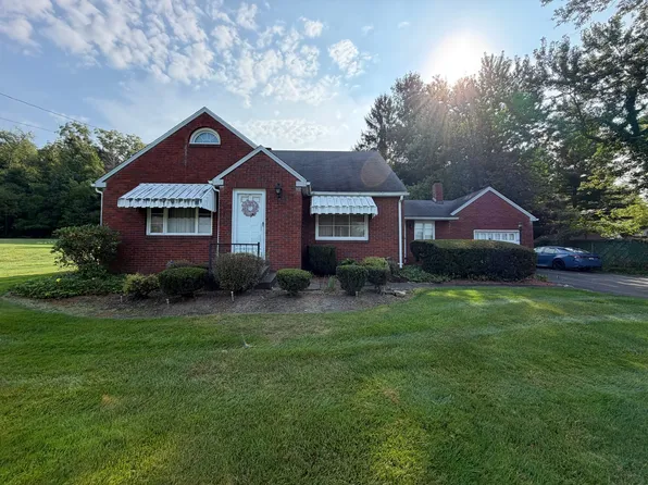 1439 Maple Dr, Hermitage, PA 16148