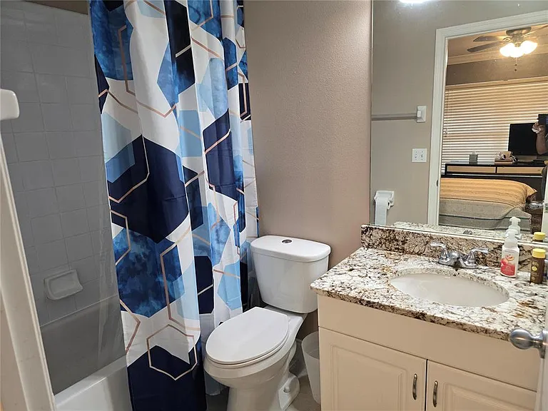 2636 SW 35th Pl #9 — Photo 13