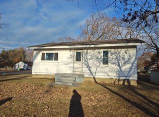 402 S Roosevelt Rd, Knox, IN 46534