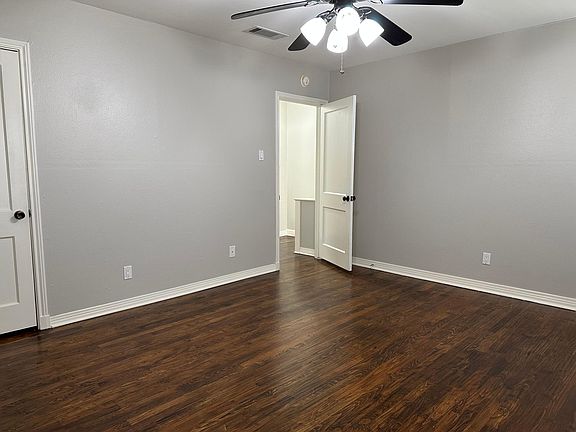 3rd image of 6346 Bordeaux Ave #6346